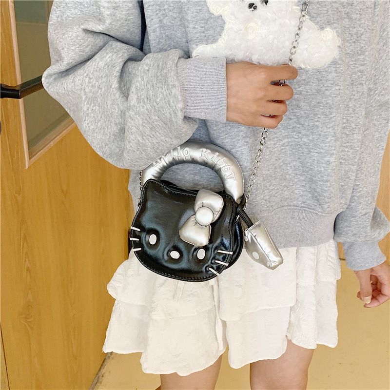 Sanrio Hello Kitty Crossbody M - Luxury Bags In Japan のレビューと価格