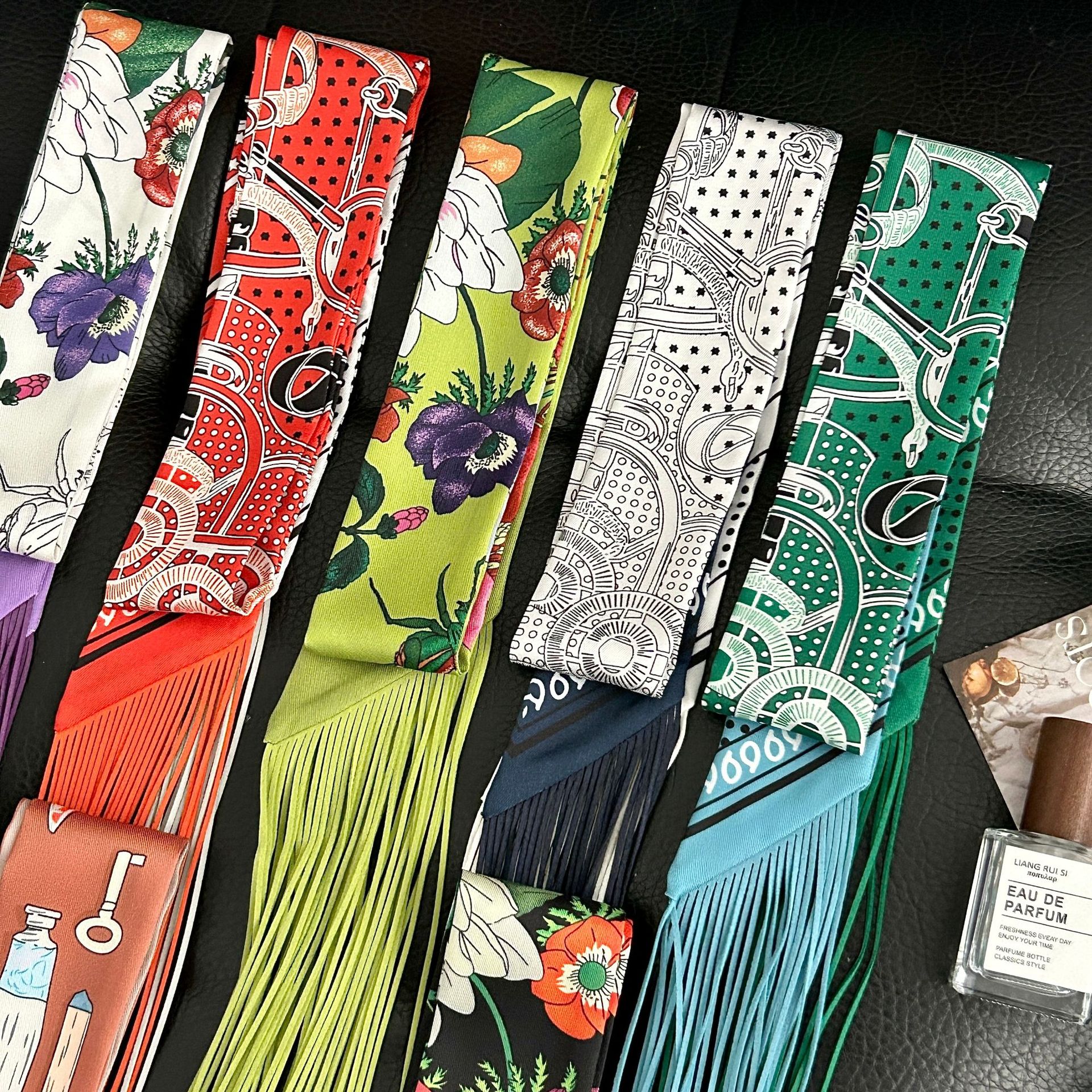 Luxury Tassel Skinny Scarf for - Luxury Bags China のレビューと価格