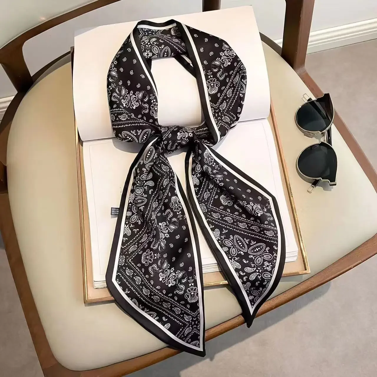 Design Print Skinny Scarf Plai - Luxury Bags Shopping のレビューと価格