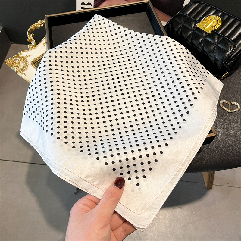 Luxury New Printed Scarves Wom - Luxury Bags For Sale のレビューと価格