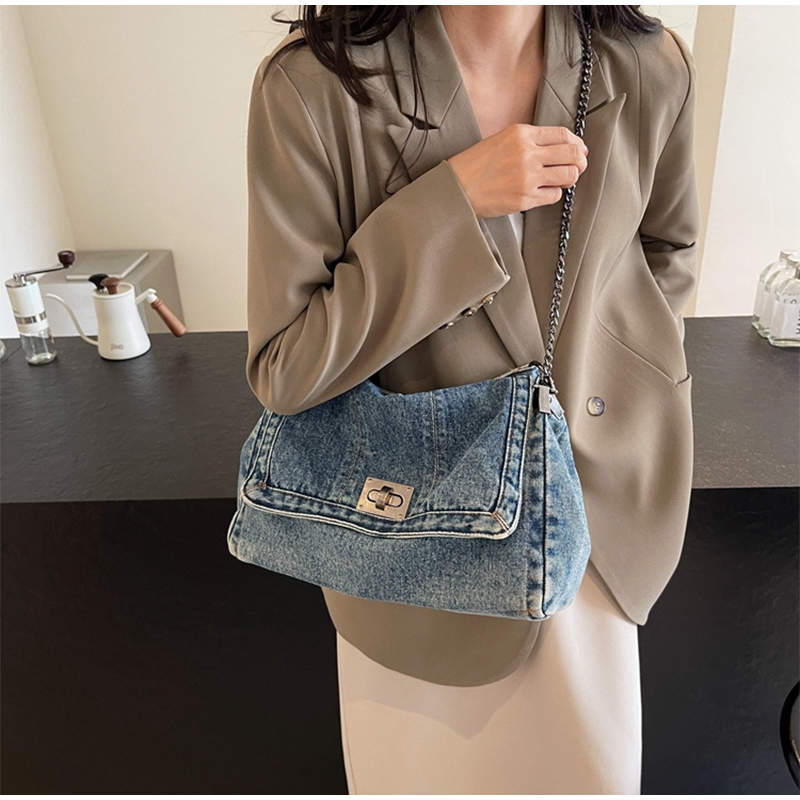 Retro Distressed Washed Denim  - Saddle Bag Distressed のレビューと価格