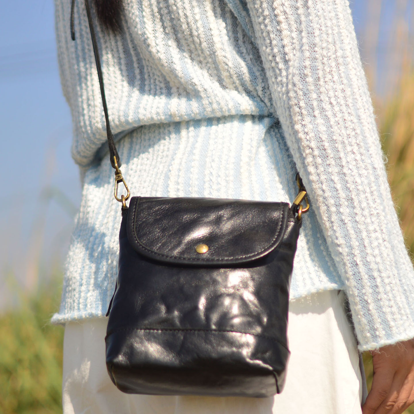 AETOO Leather handbag for wome - Saddle Bag Distressed のレビューと価格