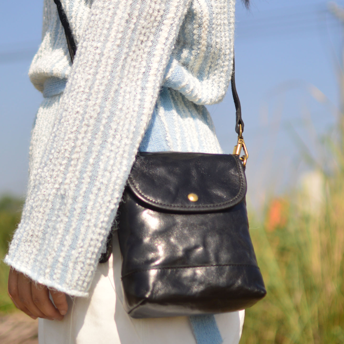 AETOO Leather handbag for wome - Saddle Bag Distressed のレビューと価格