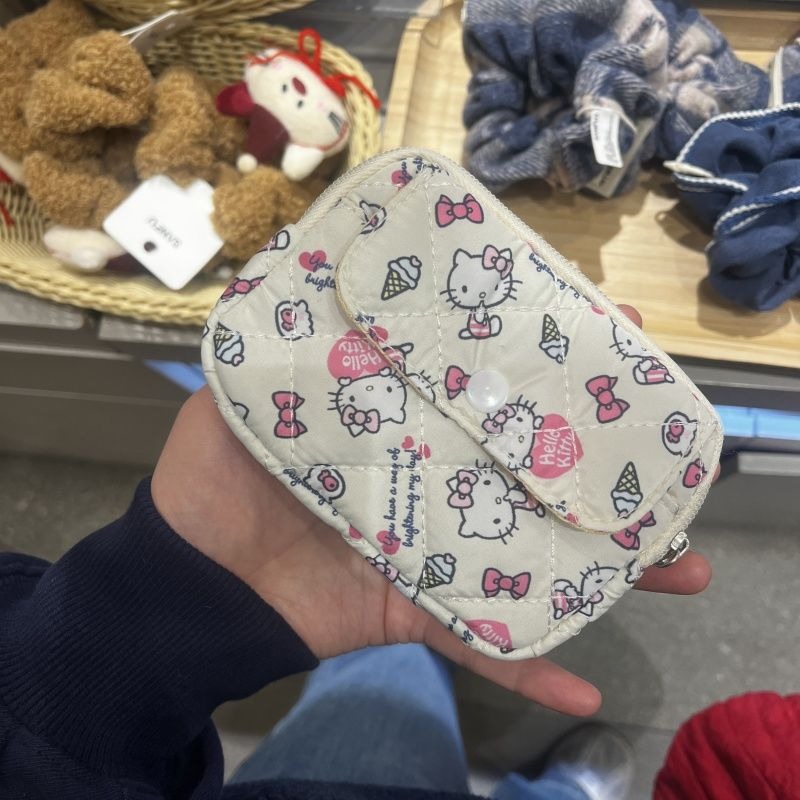 Sanrio New HelloKitty Kawaii A - Luxury Bags In Japan のレビューと価格