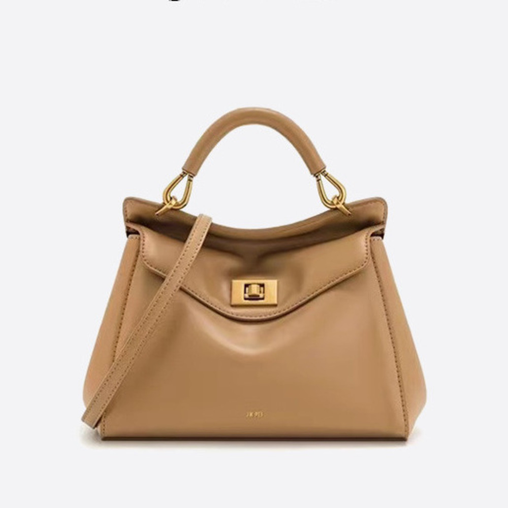 2025 New Lucia Buckle Shoulder - Luxury Bags For Sale のレビューと価格