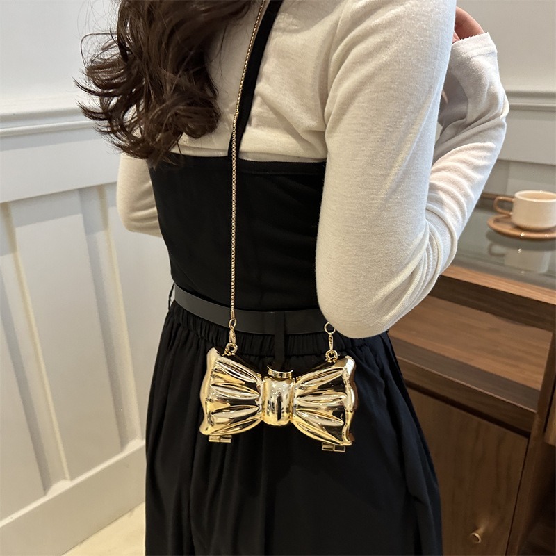 Luxury Fashion Metal Mini Hand - Luxury Bags China のレビューと価格
